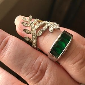 Set of 2 Rings - leaves and green stones